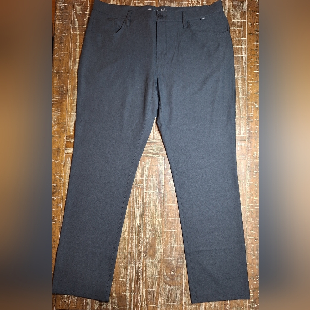 Travis Mathew Men's Golf Pants 38x32 Gray Flat Front Stretch Lightweight Logo